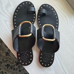 Brand New Tory Burch Ravello O Ring Black Sandals with Gold Rings Size 7